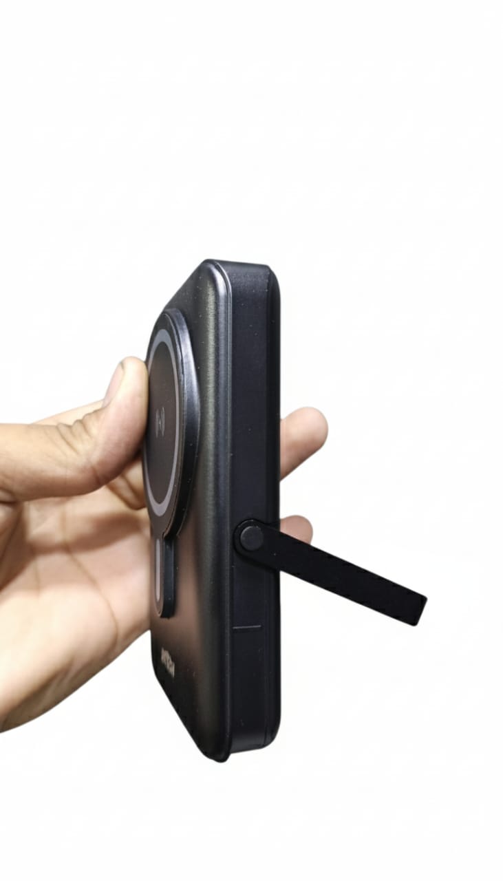 HITECH Magnetic Wireless Power Bank